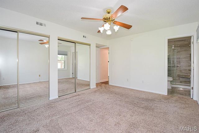 5539 Duchesne Parque Drive, St Louis, MO 63128