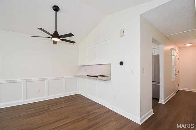 5539 Duchesne Parque Drive, St Louis, MO 63128