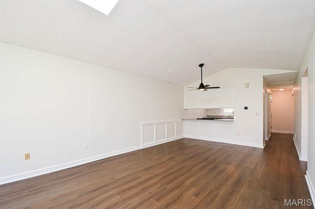 5539 Duchesne Parque Drive, St Louis, MO 63128