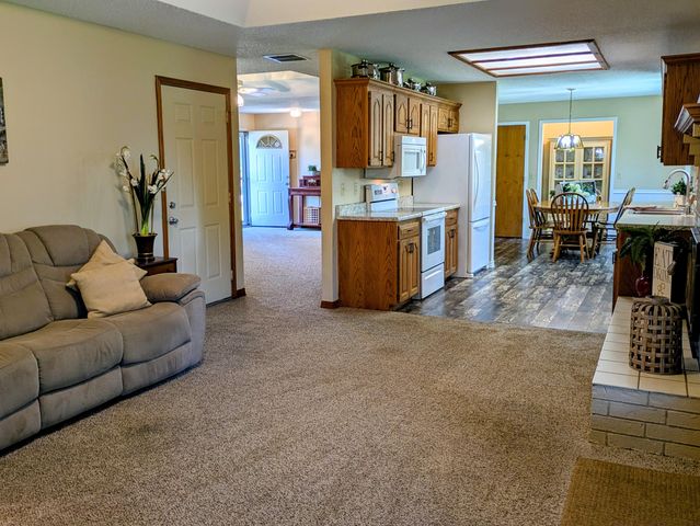 1600 W. Kissee Trails, Ozark, MO 65721