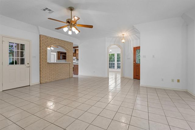 12180 Lakeview Manor Drive, Willis, TX 77318