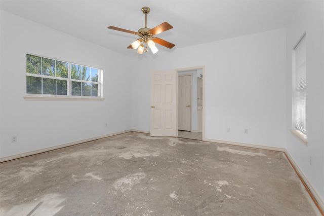 12180 Lakeview Manor Drive, Willis, TX 77318