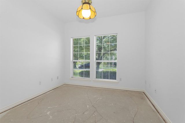 12180 Lakeview Manor Drive, Willis, TX 77318