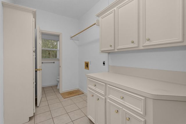 12180 Lakeview Manor Drive, Willis, TX 77318