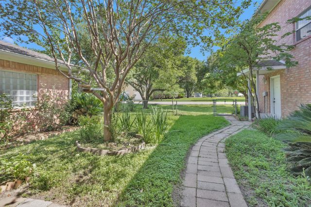 12180 Lakeview Manor Drive, Willis, TX 77318