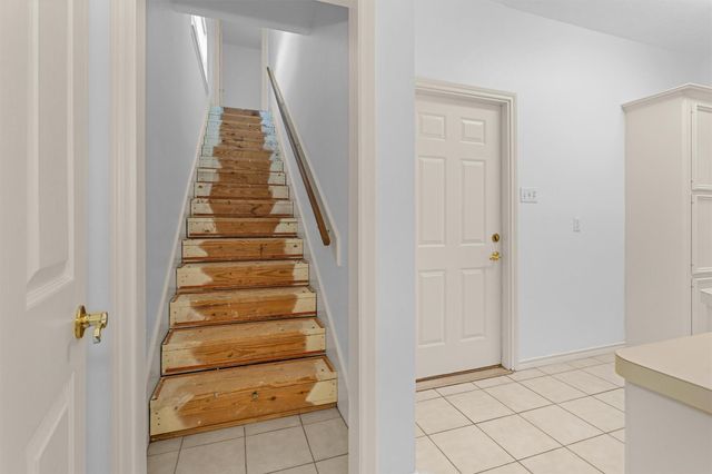 12180 Lakeview Manor Drive, Willis, TX 77318