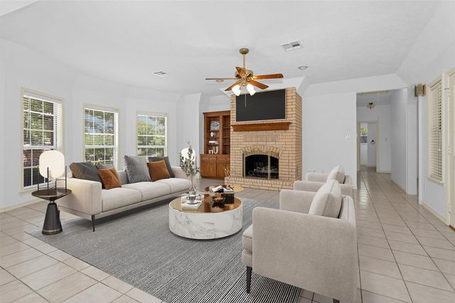 12180 Lakeview Manor Drive, Willis, TX 77318