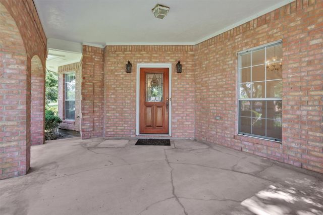 12180 Lakeview Manor Drive, Willis, TX 77318