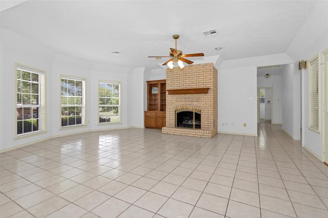 12180 Lakeview Manor Drive, Willis, TX 77318