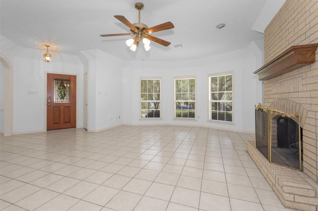 12180 Lakeview Manor Drive, Willis, TX 77318