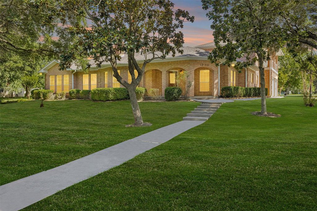 12180 Lakeview Manor Drive, Willis, TX 77318