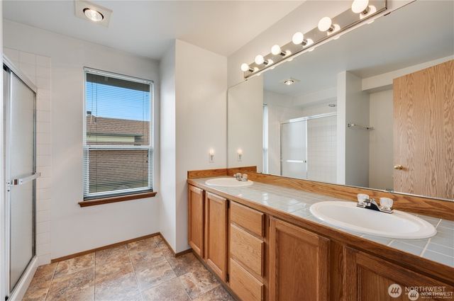 3832 46th Avenue NE, Tacoma, WA 98422