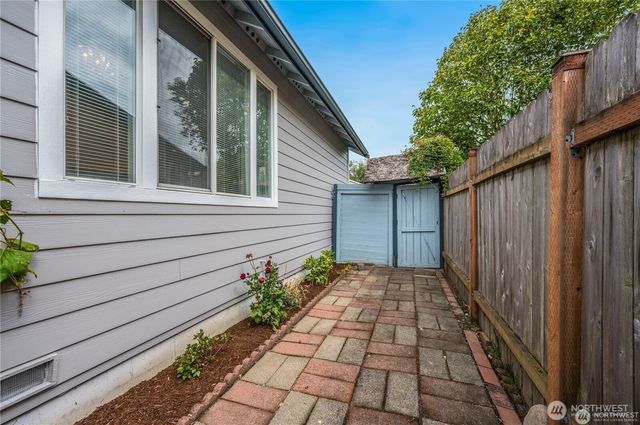 3832 46th Avenue NE, Tacoma, WA 98422