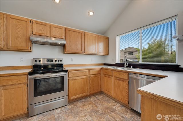 3832 46th Avenue NE, Tacoma, WA 98422