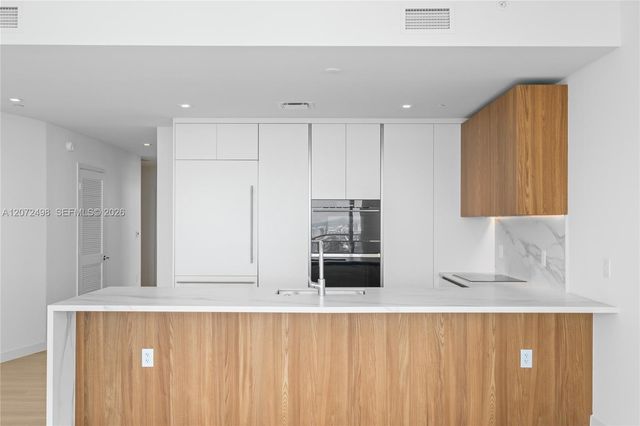 1400 Biscayne Boulevard 4206, Miami, FL 33132