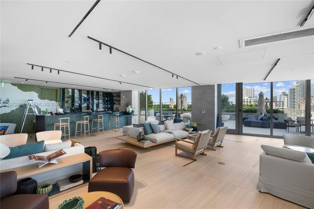 1400 Biscayne Boulevard 4206, Miami, FL 33132