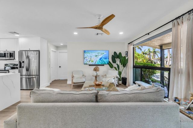 300 SE 8th Avenue, Deerfield Beach, FL 33441