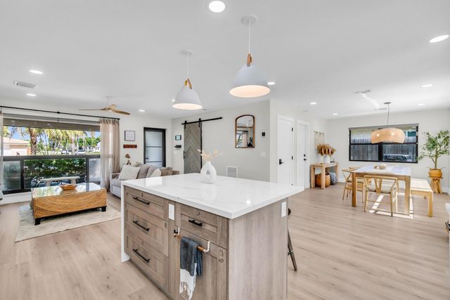 300 SE 8th Avenue, Deerfield Beach, FL 33441
