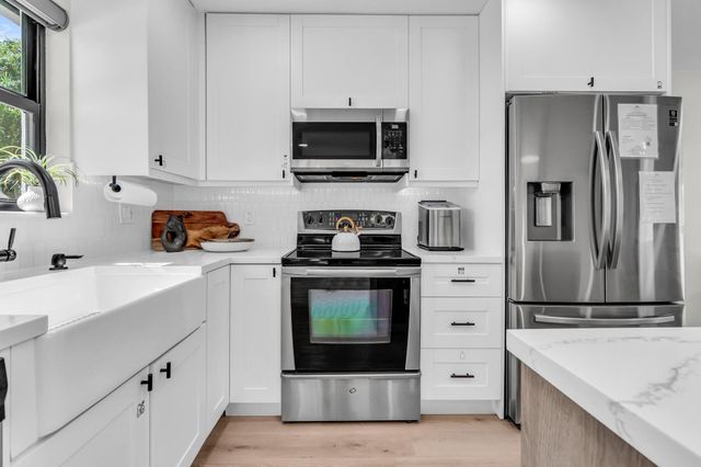 300 SE 8th Avenue, Deerfield Beach, FL 33441