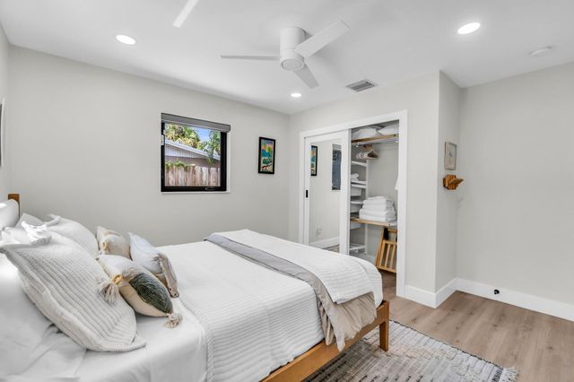 300 SE 8th Avenue, Deerfield Beach, FL 33441