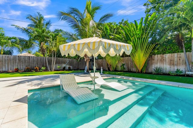 300 SE 8th Avenue, Deerfield Beach, FL 33441