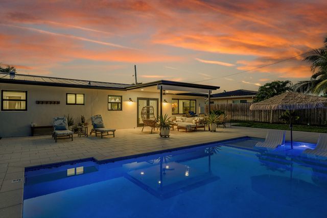 300 SE 8th Avenue, Deerfield Beach, FL 33441