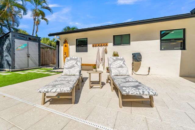 300 SE 8th Avenue, Deerfield Beach, FL 33441