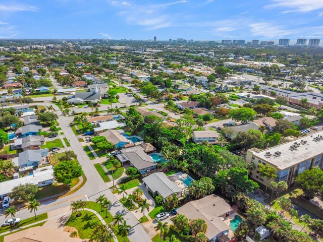 300 SE 8th Avenue, Deerfield Beach, FL 33441