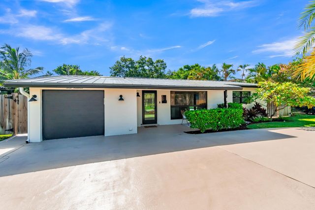 300 SE 8th Avenue, Deerfield Beach, FL 33441