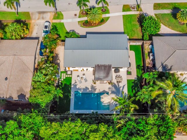 300 SE 8th Avenue, Deerfield Beach, FL 33441
