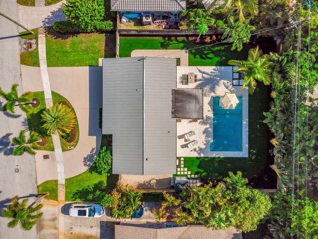300 SE 8th Avenue, Deerfield Beach, FL 33441