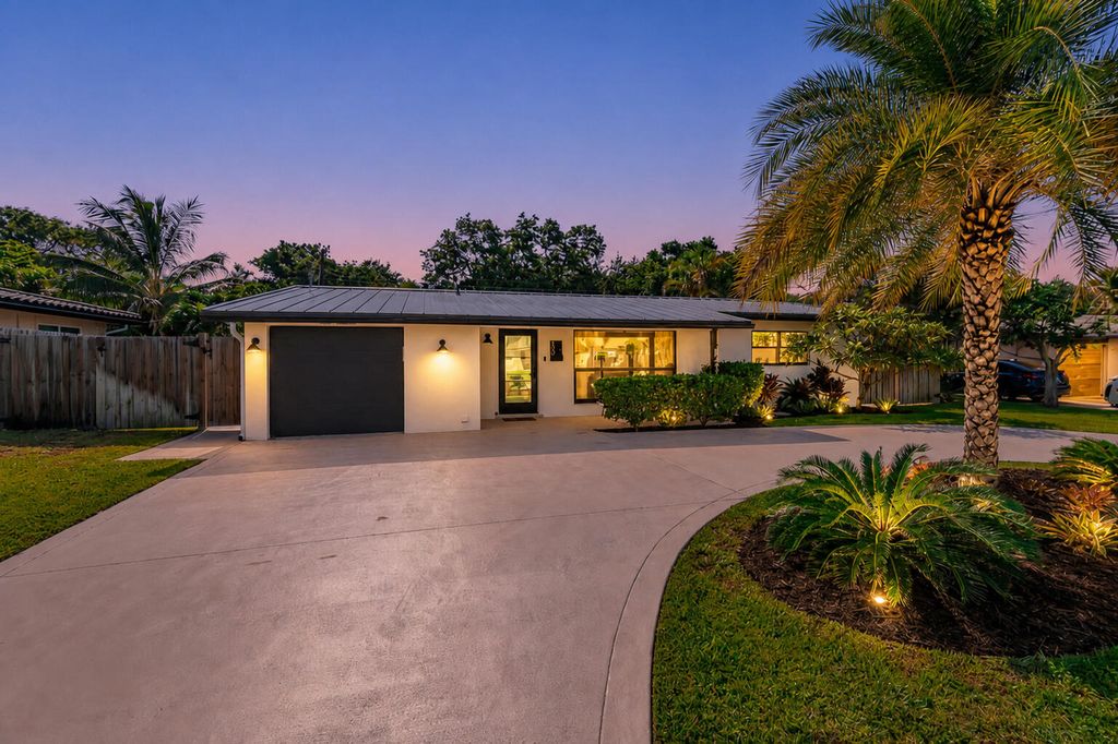 300 SE 8th Avenue, Deerfield Beach, FL 33441