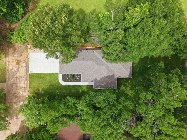 910 Chase, Deridder, LA 70634