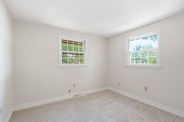 98 Conant Road, Nashua, NH 03062