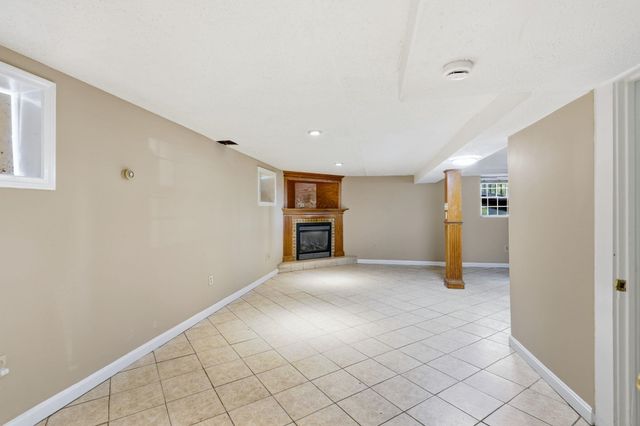 98 Conant Road, Nashua, NH 03062