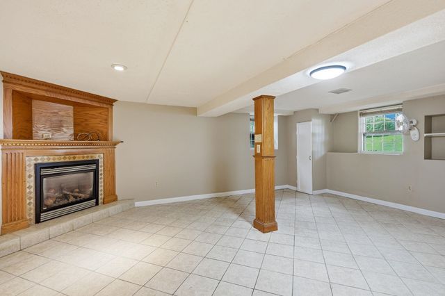 98 Conant Road, Nashua, NH 03062