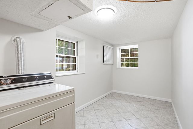 98 Conant Road, Nashua, NH 03062