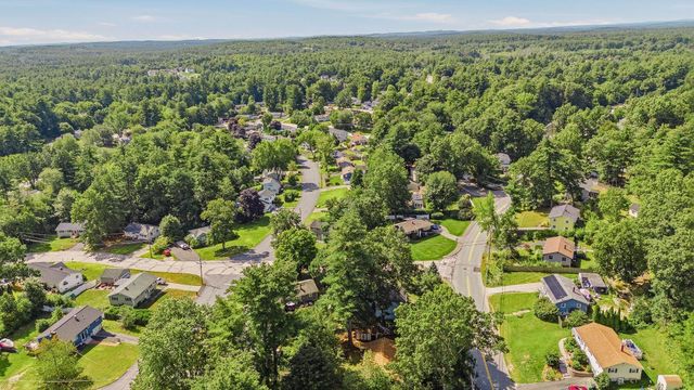 98 Conant Road, Nashua, NH 03062
