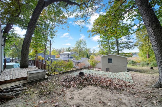 209 North Drive, Brooklyn, MI 49230