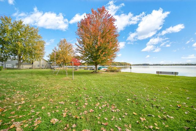 209 North Drive, Brooklyn, MI 49230