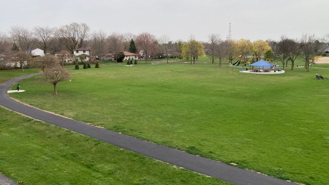 208 Glengarry Drive 304, Bloomingdale, IL 60108