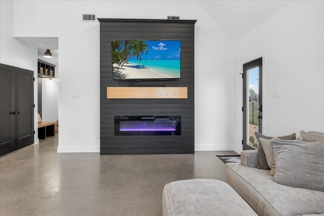 204 Compton Road, Crawford, TX 76638