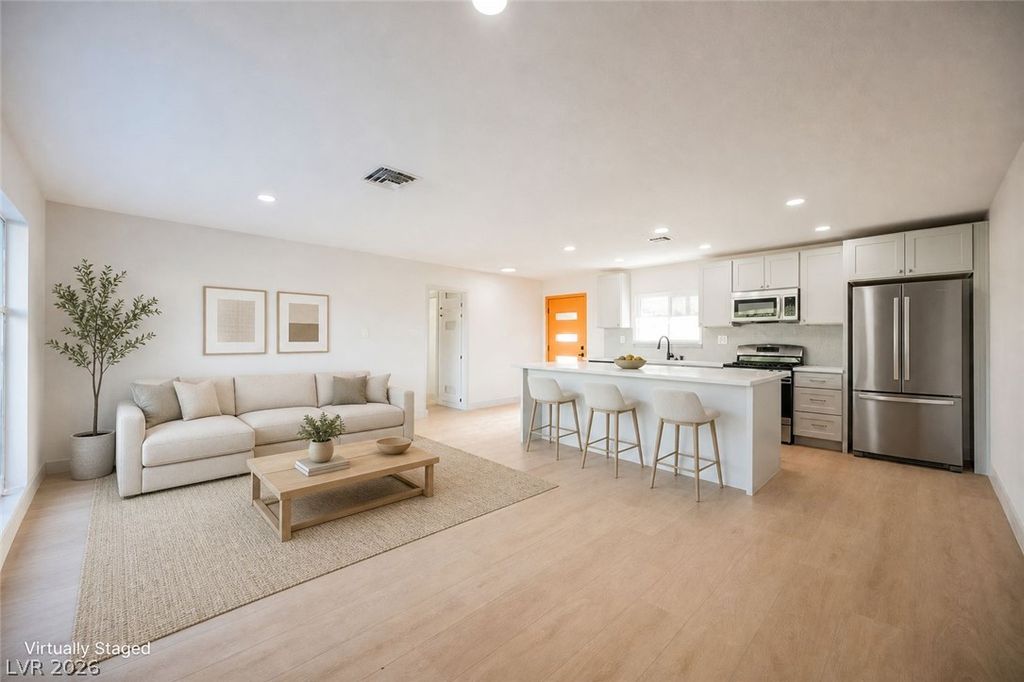 906 Baker Avenue, Las Vegas, NV 89108 — exterior