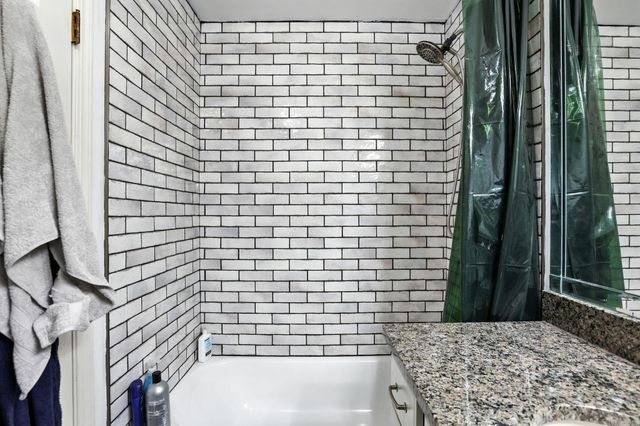 1 Treetops Ln Apt 803, Little Rock, AR 72202