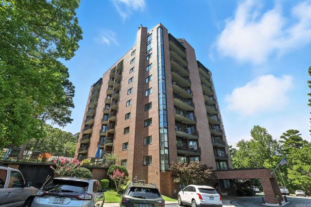 1 Treetops Ln Apt 803, Little Rock, AR 72202