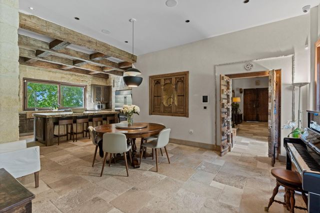 5651 Doliver Drive, Houston, TX 77056