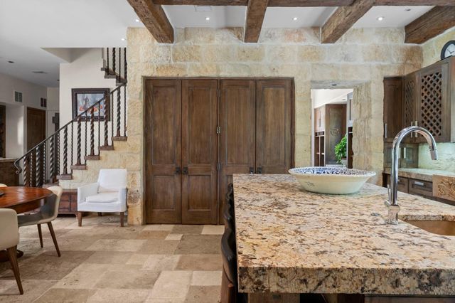 5651 Doliver Drive, Houston, TX 77056