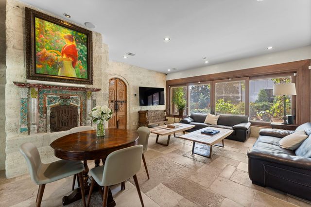 5651 Doliver Drive, Houston, TX 77056