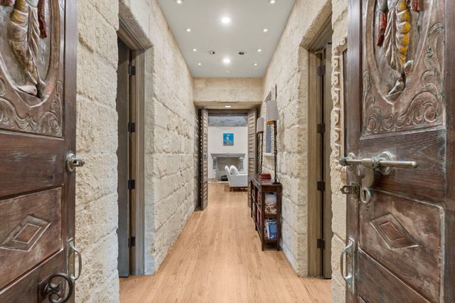 5651 Doliver Drive, Houston, TX 77056