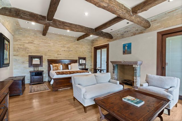 5651 Doliver Drive, Houston, TX 77056